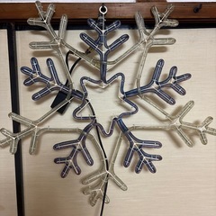 電飾　ライトアップ　クリスマス　雪の結晶　店舗　デコレーションの画像