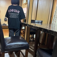 アメリカン家具　ダイニングテーブルとイスの画像