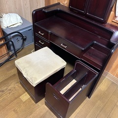 鏡台(椅子付き)の画像