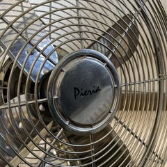 【お取引中】中古　ドウシシャ メタル扇風機 pieria 銀色 送風 家電 インテリア レトロ アンティーク扇風機 小型 首振り コレクション 昭和レトロの画像