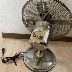 【お取引中】中古　ドウシシャ メタル扇風機 pieria 銀色 送風 家電 インテリア レトロ アンティーク扇風機 小型 首振り コレクション 昭和レトロの画像