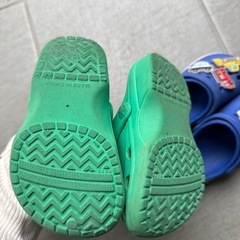 子供用サンダルの画像