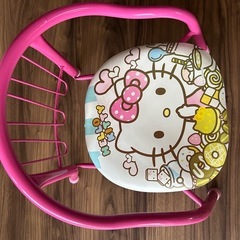 ハローキティ（Hello Kitty）の子ども用の椅子の画像
