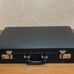 【中古/長期保管品】■アタッシュケース？■詳細不明■W55㎝×Ｈ32㎝×Ｄ12㎝■ブラック■の画像