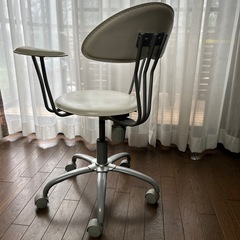 デスクチェアーの画像