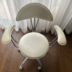 デスクチェアーの画像