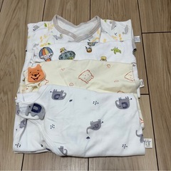 ベビー長袖ロンパース4枚セット（50〜60cm・8割新）の画像