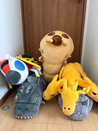 ゴジラ、メガゴジラ、モスラ、キングギドラ