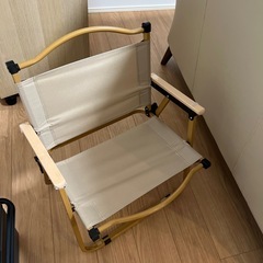 キャンプ用イスと机セットの画像