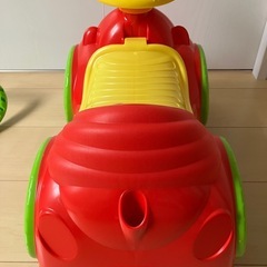 車のおもちゃの画像