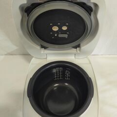 △ TIGER タイガー 圧力IH炊飯ジャー 炊飯専用家庭用圧力がま 炊飯器 5.5合炊き JPB-R100 2016年製 動作確認済 キズ、汚れ有り 現状渡しの画像
