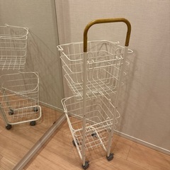 ランドリーバスケット　キャスター付き2段　の画像