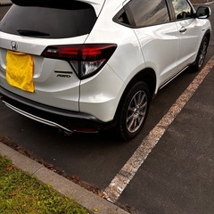 ヴェゼルハイブリッドX  Lパッケージ　4WD 低走行　美車の画像