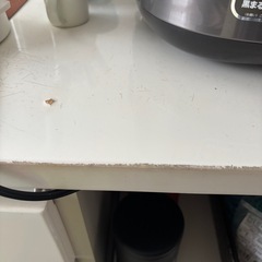 使い勝手の良い食器棚の画像