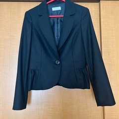 【10月13日まで】レディース (スーツと黒 ジャケット)の画像