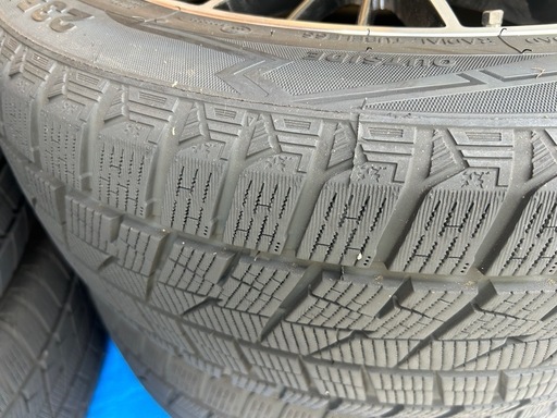 235/50R18