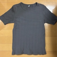 UNIQLO/アルマデザイン トップス2着セット 目立つ傷汚れなし🌟の画像