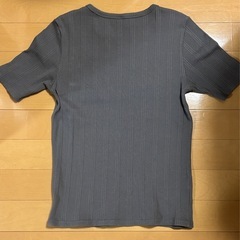 UNIQLO/アルマデザイン トップス2着セット 目立つ傷汚れなし🌟の画像