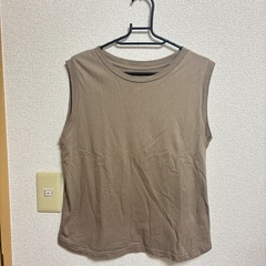 UNIQLO/アルマデザイン トップス2着セット 目立つ傷汚れなし🌟の画像