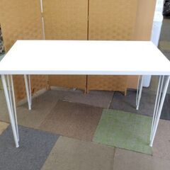 ニトリ テーブル/デスク プレフェ 幅118cm 奥行59cm 高さ72cm 木製天板 ホワイト NITORI シンプルデスク テーブル 札幌 北20条店の画像