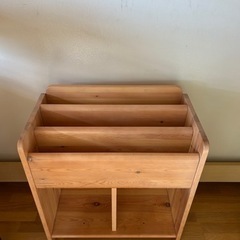 こども家具　マガジンラックの画像