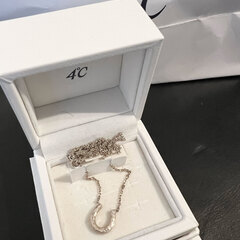【４°C】ダイヤモンド付きシルバーネックレスの画像