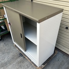 物置 スライド扉 収納棚付きの画像