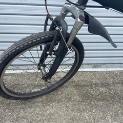 折りたたみ自転車　パンクしていますの画像
