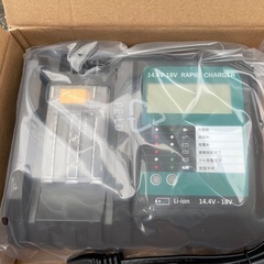 マキタ製のバッテリー駆動草刈り機(MUR190SD)＆新品汎用バッテリーの画像