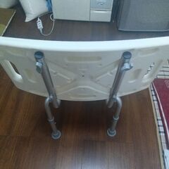 １年ほど前に購入した、障害者の方の為のお風呂イスになります。の画像