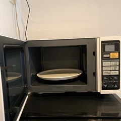 冷蔵庫、電子レンジの画像