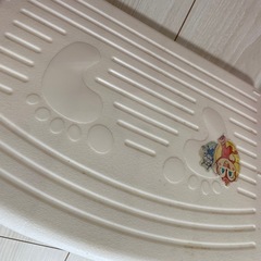 ピンクの補助便座の画像