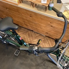 【後輪タイヤ・後輪チューブ新品！】 LEDオートライト　6段変速　26インチ自転車　モスグリーンの画像