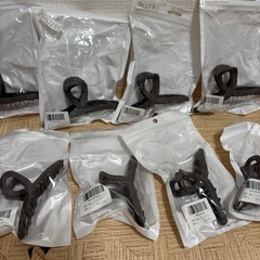 1点から購入可能です‼️1点100円！！‼️ヘアクリップ11個‼️新品、未使用‼️茶色系！！‼️の画像