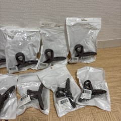 1点から購入可能です‼️1点100円！！‼️ヘアクリップ11個‼️新品、未使用‼️茶色系！！‼️の画像