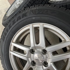 スタッドレスタイヤホイール付き165/70R14の画像