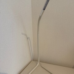 IKEA ホールテ　デスクランプ　LEDの画像