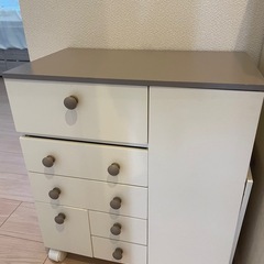棚　化粧品等の画像