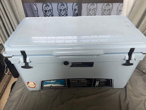 アイスランド　クーラーボックス