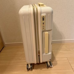 キャリーケースの画像