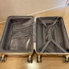 キャリーケースの画像