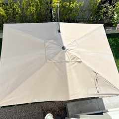 【決まりました】IKEA パラソル セグラロー（砂入りベース付き)高さ260cm 自宅引き取り限定の画像