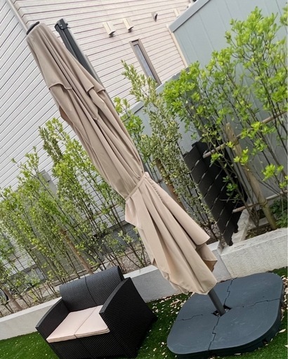 【決まりました】IKEA パラソル セグラロー（砂入りベース付き)高さ260cm 自宅引き取り限定