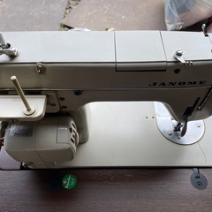 【取引決まりました】JANOME ジャノメ ミシン 680 作業台 足踏み 家庭用ミシン 収納式 テーブル 昭和レトロ　ジャンクの画像