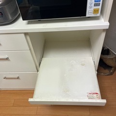 ⭐︎無料⭐︎ホワイトキッチン棚、白色食器棚の画像
