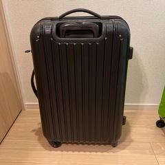 キャリーケース　黒の画像