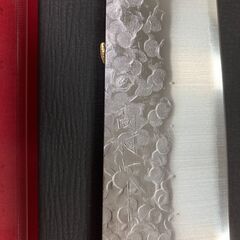 《送料込み》高村刃物 牛刀 180㎜ V10スペシャル鋼 槌目 未使用品 ブラックの画像
