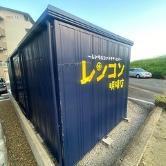 物置　倉庫　ガレージ　シャッター付きの画像