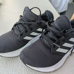 アディダス　子供スニーカー　23.5の画像