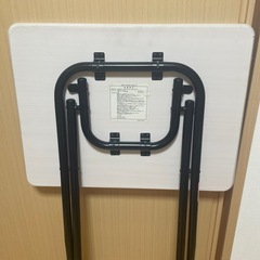 決まりました。折りたたみテーブル　ホワイト　の画像